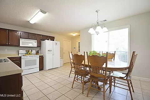 1649 W Drake Cv, Hernando, MS 38632 photo 8