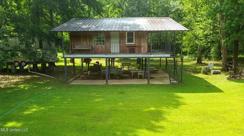 151 Wheatfield Rd, Poplarville, MS 39470
