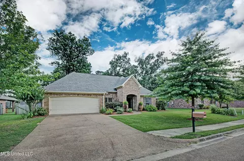 127 Rockbridge Cir, Clinton, MS 39056