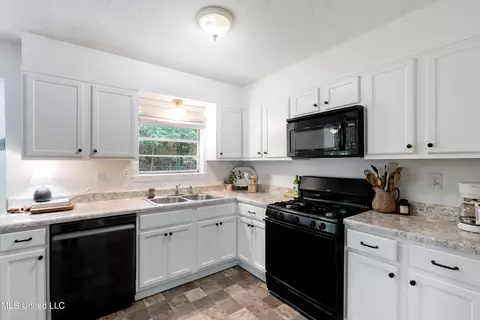 2670 Williamsburg Ln, Hernando, MS 38632 photo 13