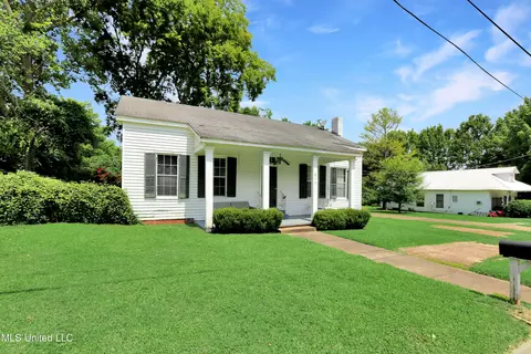 217 N Yazoo St, Yazoo City, MS 39194