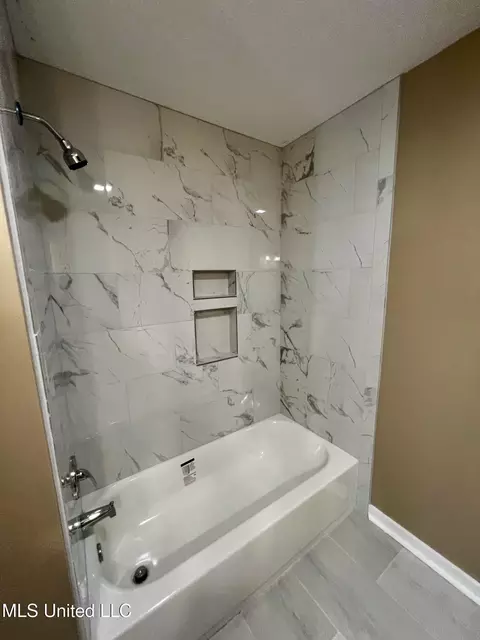 Bath - 270102 Jamestown Way #2, Jackson, MS 39211 photo 3 of 4