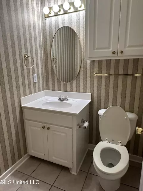 Bath - 125 Channing Cir, Canton, MS 39046 photo 4 of 4