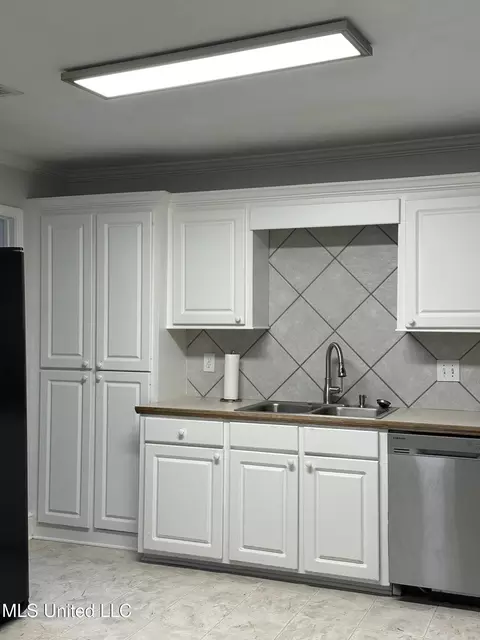 Kitchen - 125 Channing Cir, Canton, MS 39046 photo 2 of 3