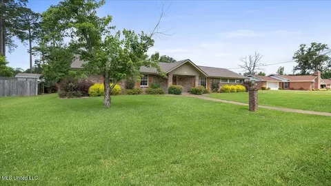 Exterior - 112 Eastgate Cir, Forest, MS 39074 photo 3 of 9