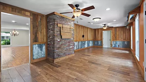 Living - 112 Eastgate Cir, Forest, MS 39074 photo 5 of 6