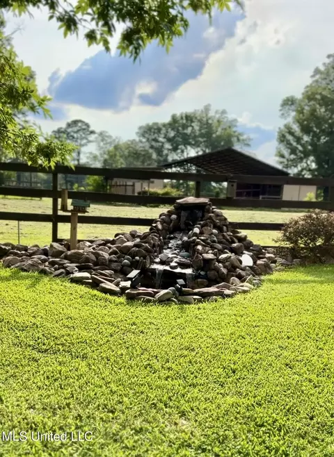 Exterior - 112 Eastgate Cir, Forest, MS 39074 photo 9 of 9