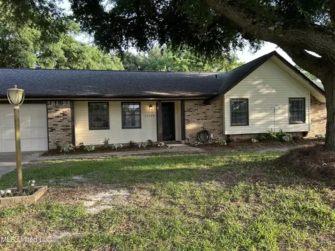 12309 Keats Pl, Ocean Springs, MS 39564