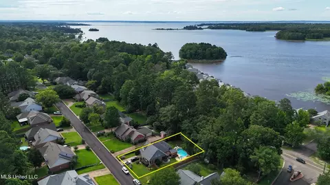 View/Area - 568 Cliffview Dr, Brandon, MS 39047 photo 1 of 2