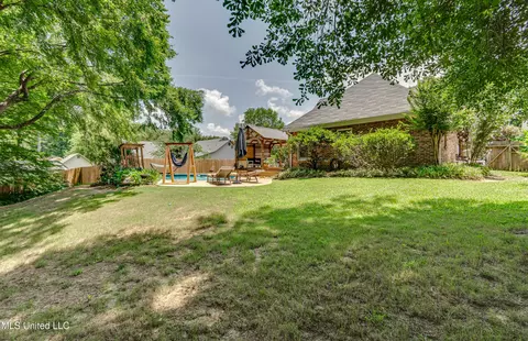 Exterior - 568 Cliffview Dr, Brandon, MS 39047 photo 16 of 21