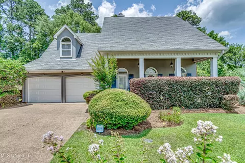 568 Cliffview Dr, Brandon, MS 39047