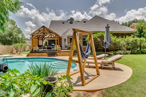 Exterior - 568 Cliffview Dr, Brandon, MS 39047 photo 9 of 21