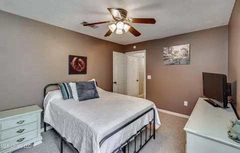 Bedroom - 568 Cliffview Dr, Brandon, MS 39047 photo 6 of 12