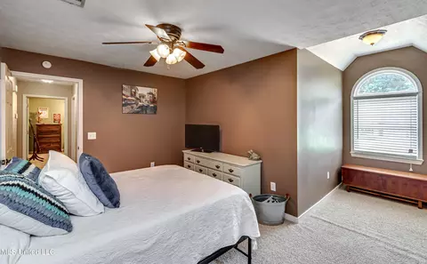 Bedroom - 568 Cliffview Dr, Brandon, MS 39047 photo 9 of 12