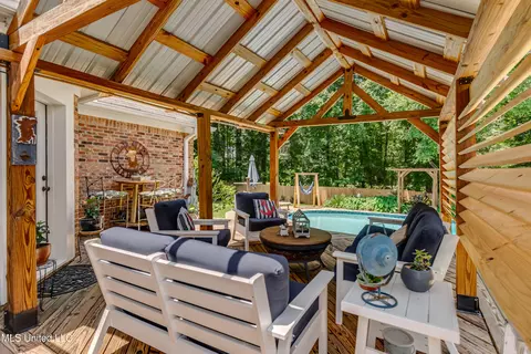 Exterior - 568 Cliffview Dr, Brandon, MS 39047 photo 6 of 21