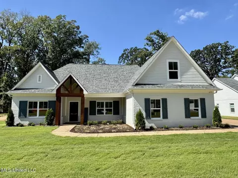 6579 Grand Oak Ln, Southaven, MS 38672