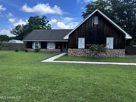 12505 Depew Rd, Gulfport, MS 39503