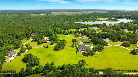 Stablewood Circle, Pass Christian, MS 39571