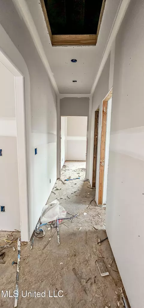 Entry Way - 2007 Sycamore Rd, Coldwater, MS 38618 photo 3 of 3