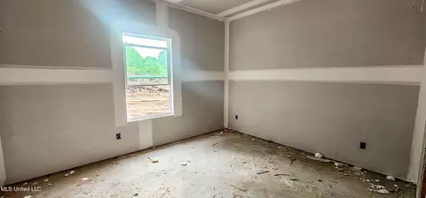 Bedroom - 2007 Sycamore Rd, Coldwater, MS 38618 photo 3 of 4