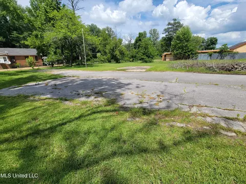 1505 E 3rd St, Forest, MS 39074 photo 4