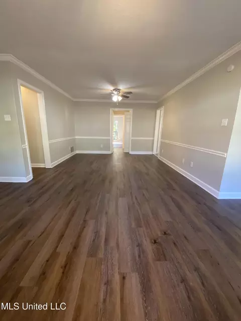 Living - 9237 Mason St, Olive Branch, MS 38654 photo 1 of 2