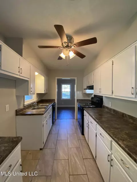 Kitchen - 9237 Mason St, Olive Branch, MS 38654 photo 1 of 4