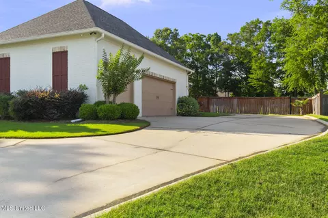 Exterior - 120 Saddlebrook Cv, Madison, MS 39110 photo 4 of 20