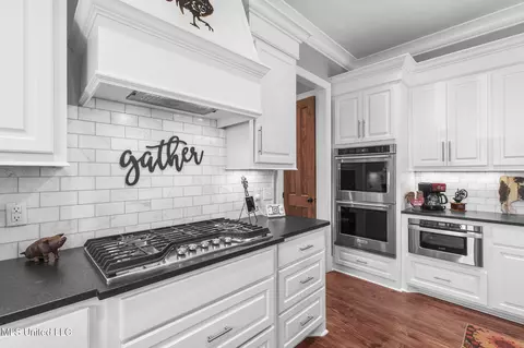 Kitchen - 120 Saddlebrook Cv, Madison, MS 39110 photo 6 of 9