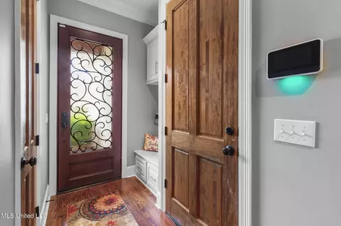 Entry Way - 120 Saddlebrook Cv, Madison, MS 39110 photo 6 of 11