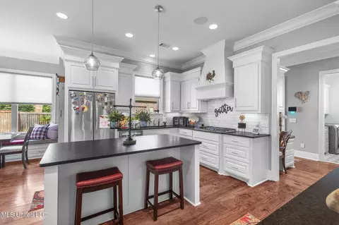 Kitchen - 120 Saddlebrook Cv, Madison, MS 39110 photo 3 of 9