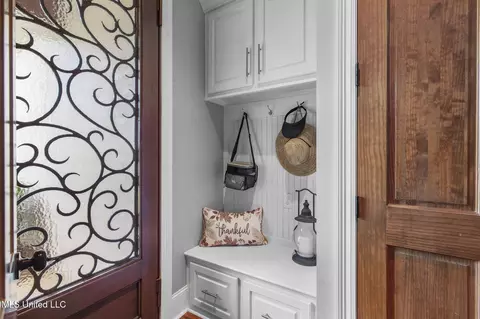 Entry Way - 120 Saddlebrook Cv, Madison, MS 39110 photo 8 of 11