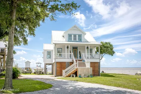 5021 E Belle Fontaine Rd, Ocean Springs, MS 39564