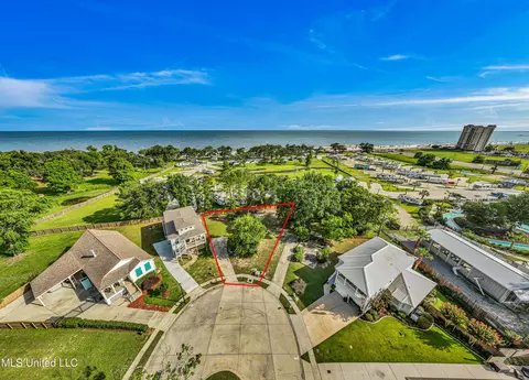 1462 Georgia Pl, Gulfport, MS 39507