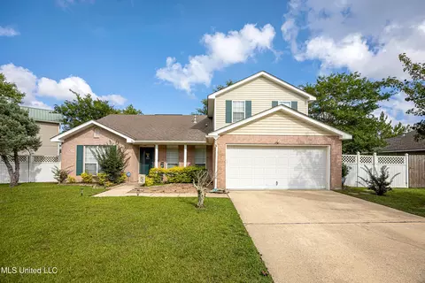 56 Lakeview Dr, Ocean Springs, MS 39564