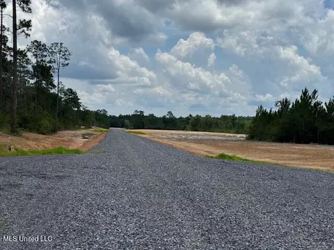 5100 Crawford Ln, Kiln, MS 39556