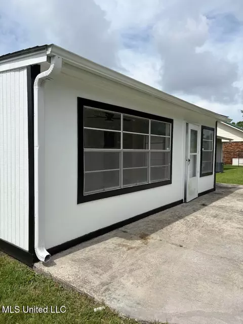 2419 Palmer Dr, Gulfport, MS 39507