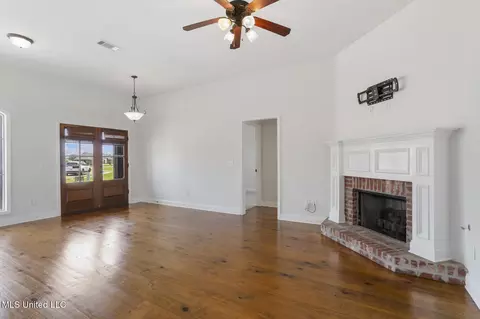 Living - 116 Windy Holw, Madison, MS 39110 photo 3 of 3