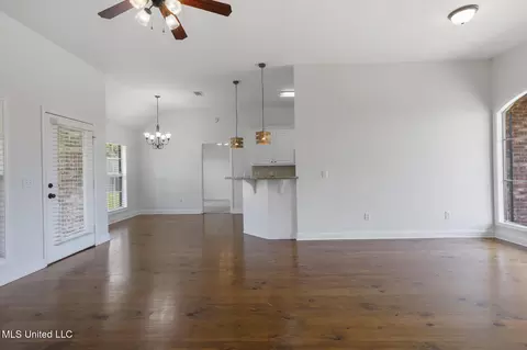 Living - 116 Windy Holw, Madison, MS 39110 photo 2 of 3
