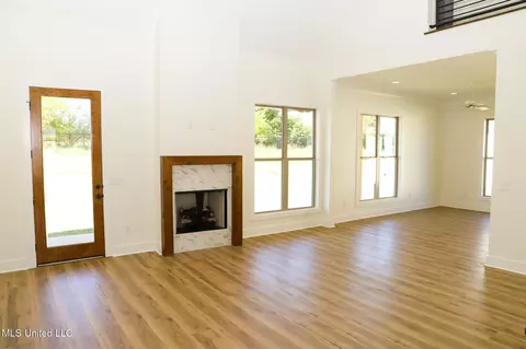 Living - 131 Genoa Dr, Madison, MS 39110 photo 1 of 1