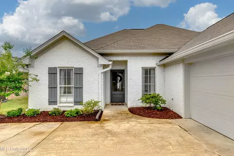 Exterior - 914 Filmore Dr, Brandon, MS 39042 photo 2 of 7