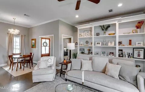 Living - 914 Filmore Dr, Brandon, MS 39042 photo 1 of 5