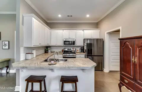 Kitchen - 914 Filmore Dr, Brandon, MS 39042 photo 1 of 6