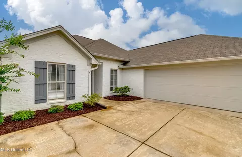 Exterior - 914 Filmore Dr, Brandon, MS 39042 photo 4 of 7