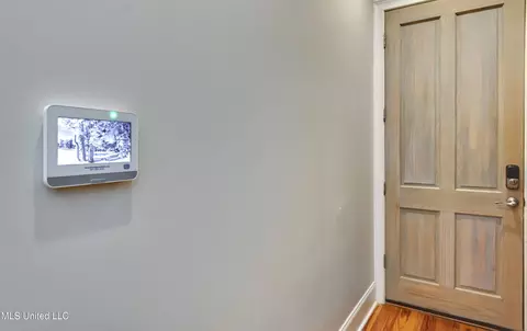 Entry Way - 105 Longleaf Ln, Madison, MS 39110 photo 2 of 5
