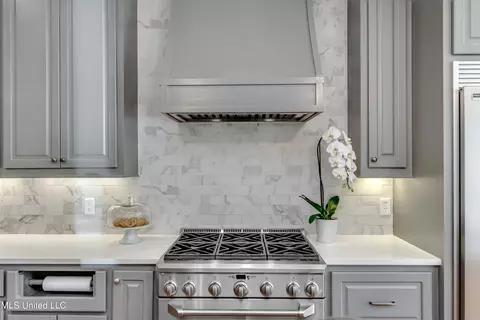 Kitchen - 105 Longleaf Ln, Madison, MS 39110 photo 6 of 7