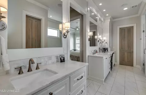 Bath - 105 Longleaf Ln, Madison, MS 39110 photo 4 of 12