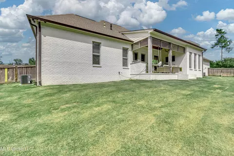 Exterior - 105 Longleaf Ln, Madison, MS 39110 photo 9 of 13