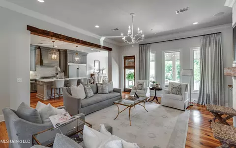 Living - 105 Longleaf Ln, Madison, MS 39110 photo 5 of 5