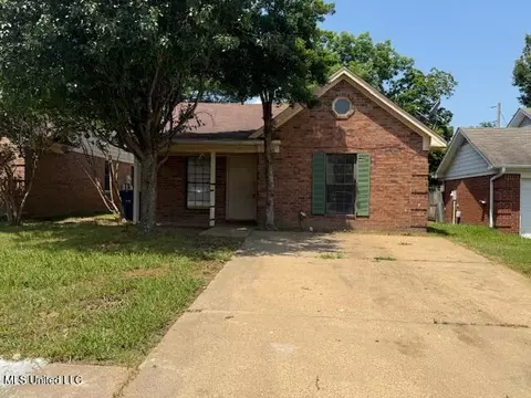 9745 Riggan Dr, Olive Branch, MS 38654